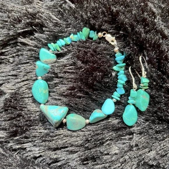 Silver Turquoise Bracelet with matching Earring set - Picture 1 of 4